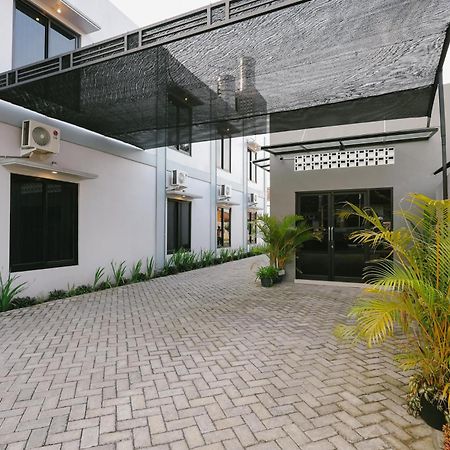 Urbanview B Syariah Lumajang By Reddoorz Hotel Ngoại thất bức ảnh