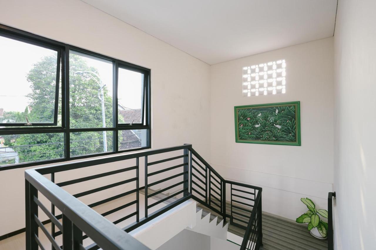 Urbanview B Syariah Lumajang By Reddoorz Hotel Ngoại thất bức ảnh