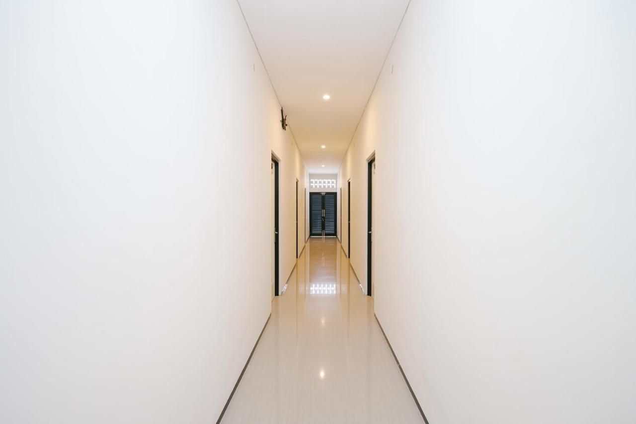 Urbanview B Syariah Lumajang By Reddoorz Hotel Ngoại thất bức ảnh
