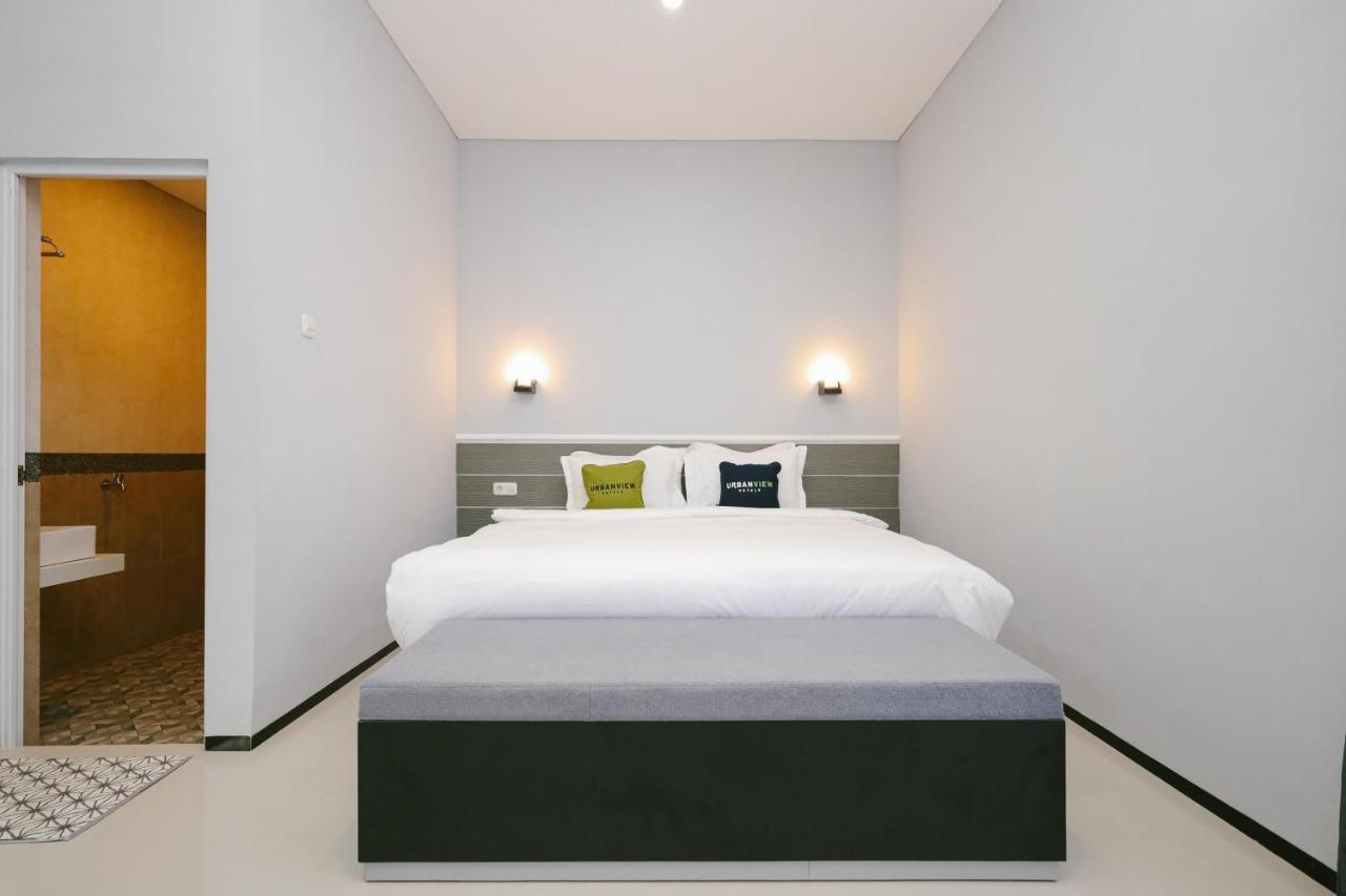 Urbanview B Syariah Lumajang By Reddoorz Hotel Ngoại thất bức ảnh